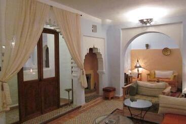هتل Hôtel Ras El Maa