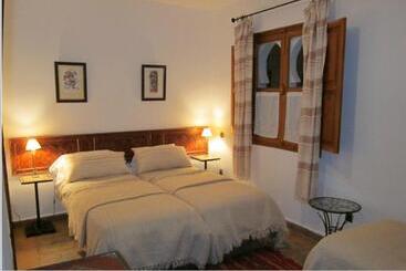 هتل Hôtel Ras El Maa
