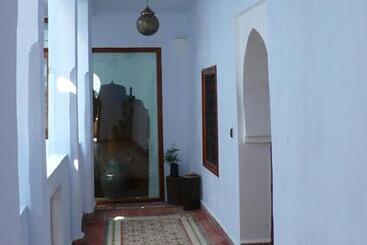 هتل Hôtel Ras El Maa