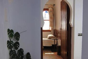 هتل Hôtel Ras El Maa