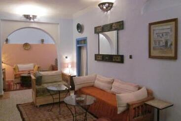هتل Hôtel Ras El Maa