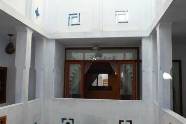 هتل Hôtel Ras El Maa