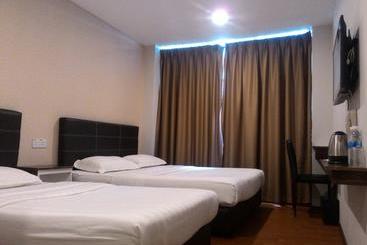 M Empire Motel