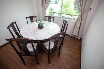 مُتل Natol Homestay   Kuching