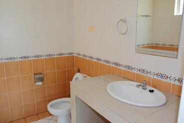 مُتل Natol Homestay   Kuching