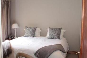 The Rose Cottage B&b