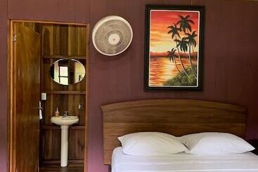 هتل Hidden Paradise Lodge