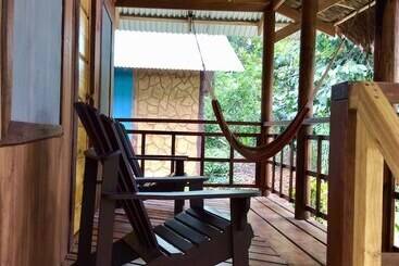 هتل Hidden Paradise Lodge