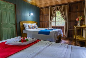 هتل Hidden Paradise Lodge