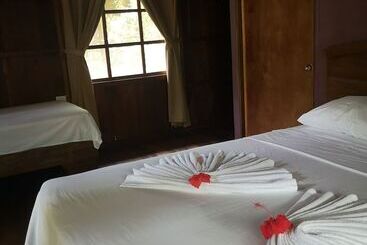 هتل Hidden Paradise Lodge