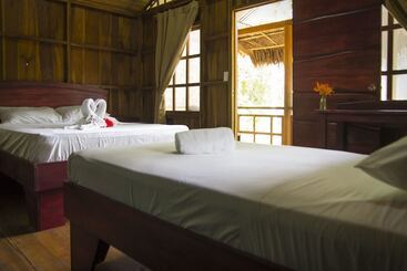 هتل Hidden Paradise Lodge