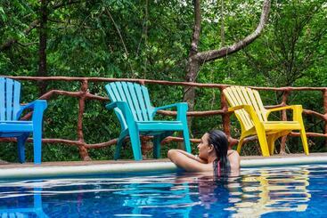 هتل Hidden Paradise Lodge