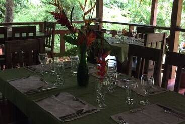 هتل Hidden Paradise Lodge