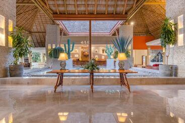 هتل Iberostar Selection Playa Mita