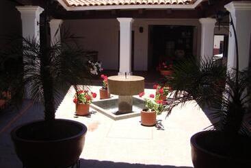 هتل Posada Santa Rita