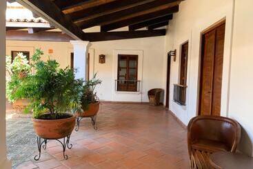 هتل Posada Santa Rita