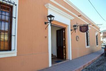 هتل Posada Santa Rita