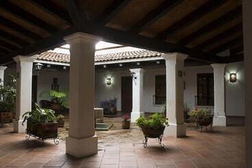هتل Posada Santa Rita
