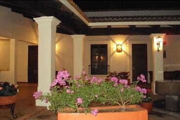هتل Posada Santa Rita