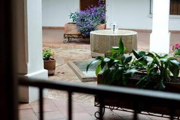 هتل Posada Santa Rita