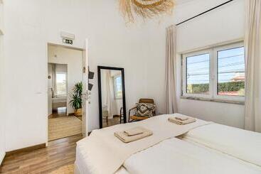 هاستل Ocean House   Ribeira D Ilhas Ericeira