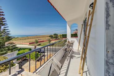 هاستل Ocean House   Ribeira D Ilhas Ericeira