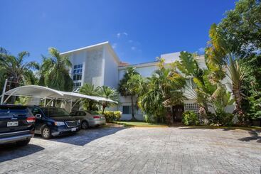 B&b Luxury House