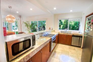 B&b Luxury House