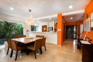 B&b Luxury House