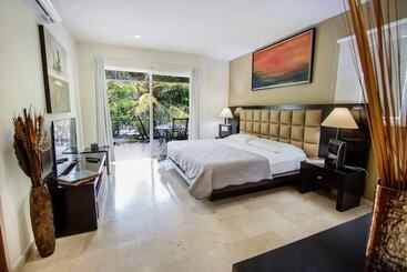 B&b Luxury House