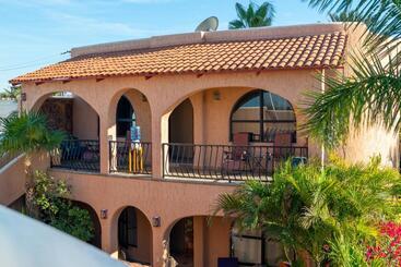 تختخواب و صبحانه Casa Kootenay Waterfront Bnb