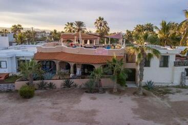 تختخواب و صبحانه Casa Kootenay Waterfront Bnb