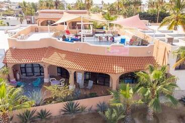 تختخواب و صبحانه Casa Kootenay Waterfront Bnb