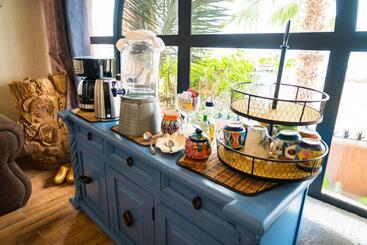 تختخواب و صبحانه Casa Kootenay Waterfront Bnb