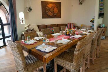 تختخواب و صبحانه Casa Kootenay Waterfront Bnb