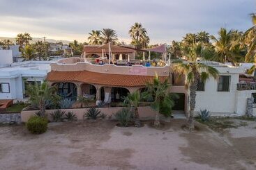 تختخواب و صبحانه Casa Kootenay Waterfront Bnb