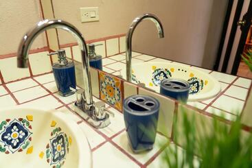 تختخواب و صبحانه Casa Kootenay Waterfront Bnb