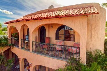 تختخواب و صبحانه Casa Kootenay Waterfront Bnb