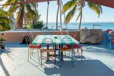 تختخواب و صبحانه Casa Kootenay Waterfront Bnb