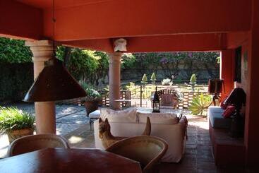 تختخواب و صبحانه Casa Marly