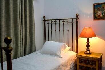 تختخواب و صبحانه Casa Marly