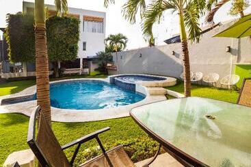 Collection O Hotel Mango,six Flags Hurricane Harbor Oaxtepec - Oaxtepec