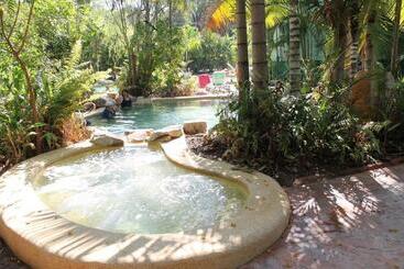هتل Big4 Howard Springs Holiday Park