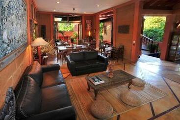هتل Casa San Pancho