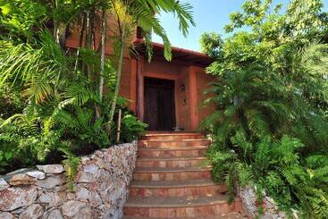 هتل Casa San Pancho