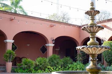 هتل Hacienda Cazadores