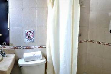 هتل Laguna Inn