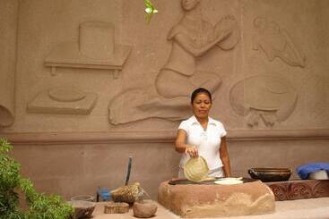 هتل Maria Mixteca