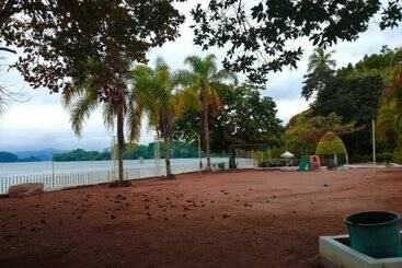 هتل Playa Azul