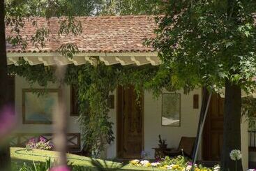 هتل Rancho San Cayetano